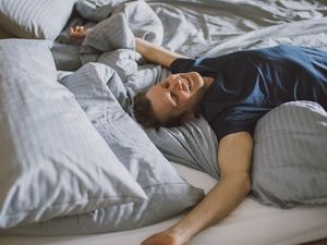 Endlich mal wieder erholt aufwachen: Die Kurz-Pauschale „Schlaf-Schnuppern“ im neu prädikatisierten Allgäuer Kneippheilbad Füssen beinhaltet Coachings, Ernährungsberatung, Yoga, ein Kräuterseminar sowie eine Einführung in die Anwendungen des „ Endlich mal wieder erholt aufwachen: Die Kurz-Pauschale „Schlaf-Schnuppern“ im neu prädikatisierten Allgäuer Kneippheilbad Füssen beinhaltet Coachings, Ernährungsberatung, Yoga, ein Kräuterseminar sowie eine Einführung in die Anwendungen des „Wasserdoktors“