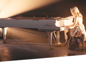 QUEENZ OF PIANO erschaffen mit "Interstellar X Moonlight Sonata" (VÖ: 04. April) eine atemberaubende Fusion aus Beethovens Mondscheinsonate QUEENZ OF PIANO erschaffen mit "Interstellar X Moonlight Sonata" (VÖ: 04. April) eine atemberaubende Fusion aus Beethovens Mondscheinsonate