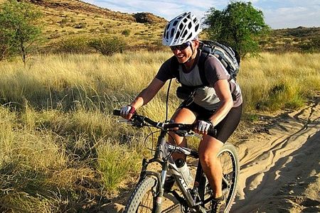 Vier Länder und eine vierstellige Kilometerzahl von den Victoriafällen bis nach Kapstadt: Versierte Mountainbiker erkunden das südliche Afrika auf der dreiwöchigen Tour des Münchner Veranstalters Hauser Exkursionen