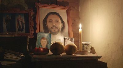 Heimaltar mit Porträt des Sektenführers Wissarion