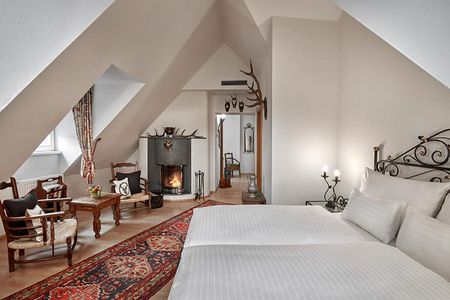 Seit über 100 Jahren ist das Hotel Schwarzer Adler Innsbruck in Besitz von Familie Ultsch, doch die Geschichte des Gebäudes reicht noch viel weiter zurück