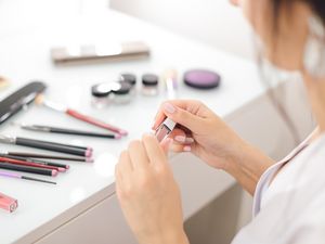 Unter den Marken, die die Trends prägen, nimmt Fenty Beauty eine besondere Rolle ein Unter den Marken, die die Trends prägen, nimmt Fenty Beauty eine besondere Rolle ein