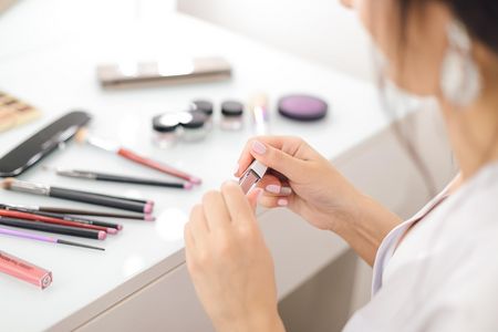 Unter den Marken, die die Trends prägen, nimmt Fenty Beauty eine besondere Rolle ein