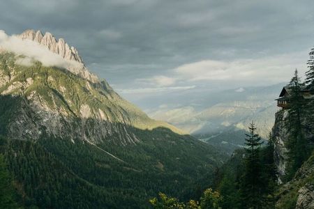 Dramatische Gipfel, tiefe Täler und ein dunkles Geheimnis: Bernhard Aichners Thriller-Heldin Totenfrau hat ihre Wurzeln in Osttirol