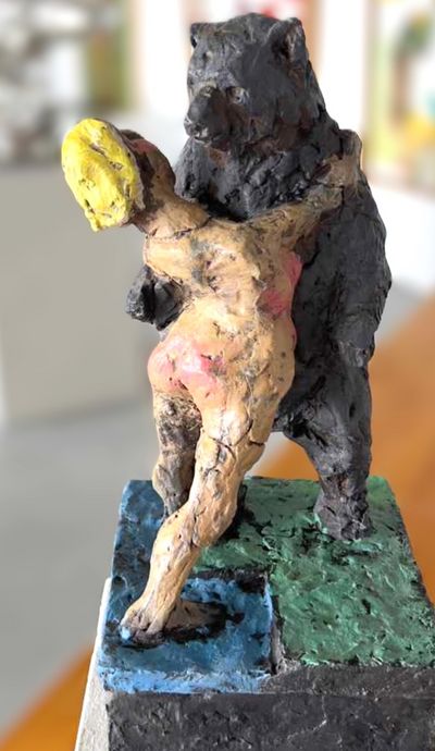 Die Skulptur, die Elfe und der tanzende Bär von Markus Lüpertz