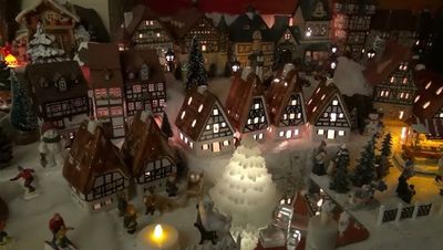 Wertvoll sind auch die Weihnachtsdörfer, die zu einem unverzichtbaren Element in der Weihnachtszeit geworden sind
