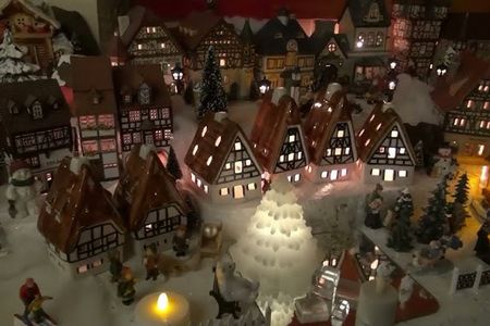 Wertvoll sind auch die Weihnachtsdörfer, die zu einem unverzichtbaren Element in der Weihnachtszeit geworden sind