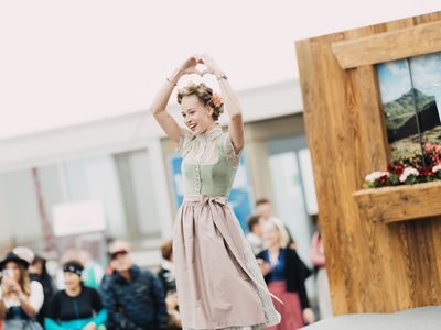 Eröffnungsmodenschau: Der Gipfel der Hohen Salve (1828 m) wird zum Catwalk