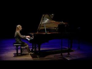 Beim Berlin-Debüt der jungen, vielfach ausgezeichneten Pianistin und Komponistin Çağla Gürsoy Beim Berlin-Debüt der jungen, vielfach ausgezeichneten Pianistin und Komponistin Çağla Gürsoy