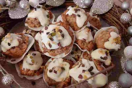 Marzipan-Makronen mit Mandeln