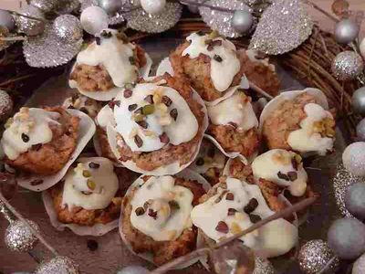 Marzipan-Makronen mit Mandeln