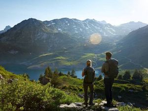 Nur Du, ich und die Natur: Auf dem 125 Kilometer langen Lechweg zwischen Deutschland und Österreich gibt es zahllose Momente zum Innehalten Nur Du, ich und die Natur: Auf dem 125 Kilometer langen Lechweg zwischen Deutschland und Österreich gibt es zahllose Momente zum Innehalten
