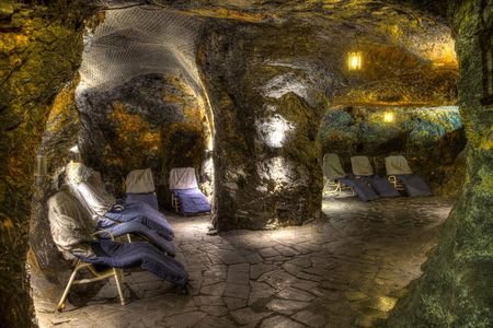 Der Heilstollen bietet die klimatischen Voraussetzungen für eine lindernde und heilende Therapie von chronischen Atemwegserkrankungen