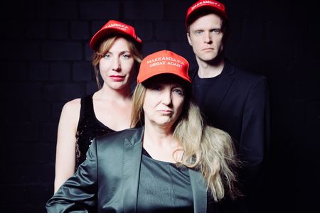Sybille Weiser, Evelyn Faber und Jonas Grundner-CulemannENDSIEG
