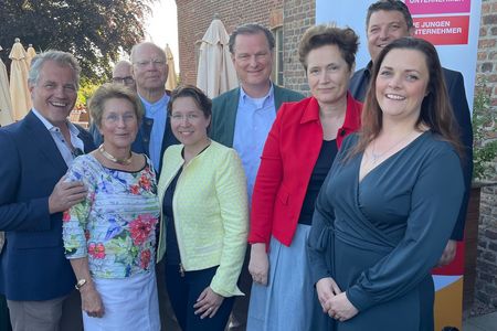 Thomas Rick, Irene Blank, Dr. Otto-Heinrich Blank, Ann-Kathrin Prömpers, Marco van der Meer, Christa Stein, David Zülow und Kathrin de Blois