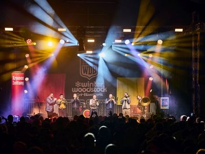 Party ohne Ende: Die Main Stage an der Talstation der Bergbahn Hochbrixen ist das Epizentrum