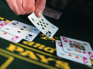 Nur für Nervenstarke und Pokerfaces eignet sich die aktive Teilnahme an einer Runde Roulette oder Black Jack in der Spielbank von Bad Reichenhall. Alle anderen lassen sich einfach Casino-Luft um die Nase wehen Nur für Nervenstarke und Pokerfaces eignet sich die aktive Teilnahme an einer Runde Roulette oder Black Jack in der Spielbank von Bad Reichenhall. Alle anderen lassen sich einfach Casino-Luft um die Nase wehen