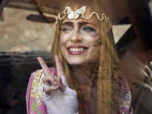 lona Staller alias Cicciolina (Lidija Cordic) ist weit über Italien hinaus eine skandalumwitterter Erotiklegende, die sogar im Parlament saß lona Staller alias Cicciolina (Lidija Cordic) ist weit über Italien hinaus eine skandalumwitterter Erotiklegende, die sogar im Parlament saß
