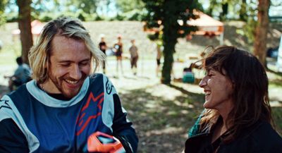 Raphaël (Bastien Bouillon) und Cécile (Juliette Armanet) nähern sich wieder einander an
