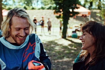 Raphaël (Bastien Bouillon) und Cécile (Juliette Armanet) nähern sich wieder einander an
