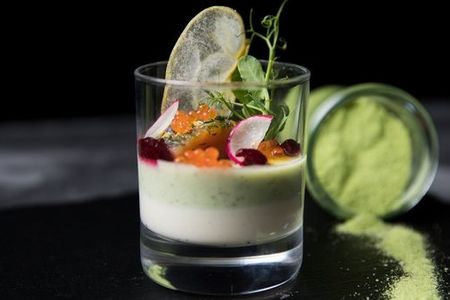 Mit regionalen Produkten handverlesener Lieferanten kreieren Küchenchef Tobias Boneberg und sein Team in Haubers Naturresort/Oberstaufen kulinarische Gaumenfreuden