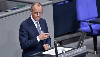 Nicht einmal Friedrich Merz kann sich als Sieger fühlen. Mit einem Ergebnis unter 30 Prozent hat er kaum von der desolaten Ampelpolitik profitiert. Die FDP hat sich verzockt, die SPD liegt in Trümmern. Die Deutschen haben mehrheitlich Mitte-Rechts gewählt. Und bekommen keinen wirklichen Neuanfang.