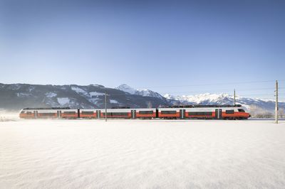 Die neue leistungsstarke ÖBB-Lok Taurus 1116 mit dem Namen „Osttirol“, die im Personen- und Güterverkehr eingesetzt wird, verkürzt ab Ende Januar 2026 die Anbindungen zwischen Lienz/Osttirol und Wien sowie Graz