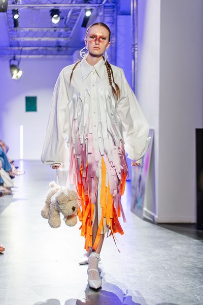Lucie wears Christine Herrmann
