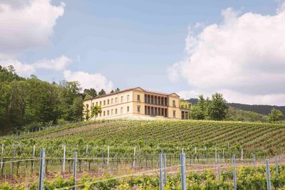 Schloss Villa Ludwigshöhe präsentiert sich seinen Besucherinnen und Besuchern in neuem Glanz