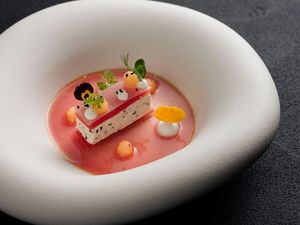 Von 10. Januar bis 24. Februar 2024 genießen Gäste beim „Best of Aubergine Menü“ im Gourmetrestaurant des Hotel Vier Jahreszeiten Starnberg die kulinarischen Highlights des vergangenen Jahres Von 10. Januar bis 24. Februar 2024 genießen Gäste beim „Best of Aubergine Menü“ im Gourmetrestaurant des Hotel Vier Jahreszeiten Starnberg die kulinarischen Highlights des vergangenen Jahres