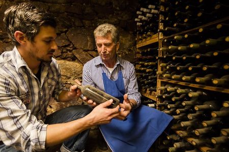 Auf den Südtiroler Weinhöfen von „Roter Hahn“ gibt es nicht nur feinste Tropfen aus eigenem Anbau zum Verkosten