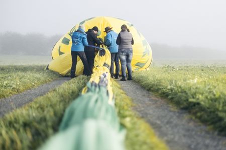 Gute Vorbereitung: Vor jedem Start prüfen die Teams ihre Heißluftballons
