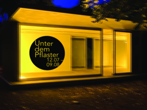 Fünf (Neu-)Produktionen und Uraufführungen, unter dem Motto "Unter dem Pflaster" Fünf (Neu-)Produktionen und Uraufführungen, unter dem Motto "Unter dem Pflaster"
