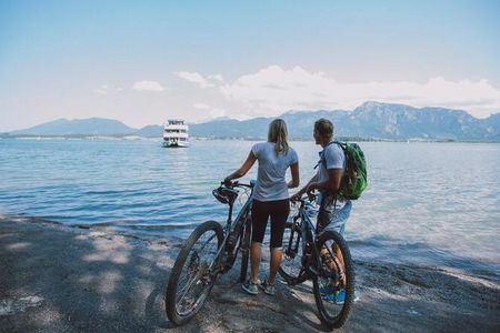 Die Kneipp-Radrunde Füssen führt am Forggensee vorbei, dem größten der fünf Seen in der Region