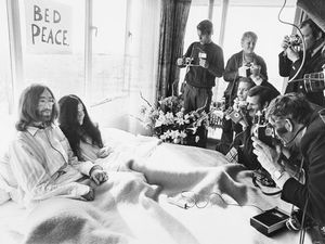 Yoko Ono und John Lennon, Bed-In for Peace, 1969, Amsterdam Yoko Ono und John Lennon, Bed-In for Peace, 1969, Amsterdam