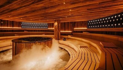 Die neue RUNDAI-Aufgusssauna im Bodenmaiser Hof eignet sich für Retreats, Saunatage und Show-Aufgüsse