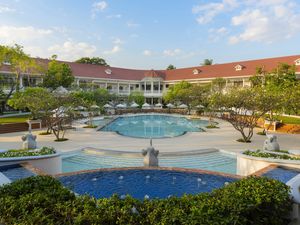 Vollendete, werden die umfassenden Renovierungen des über 100 Jahre alten Centara Grand Beach Resort Hua Hin Ende 2026