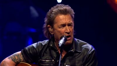 Im Jahr 1990 gab der Sänger in Leipzig sein erstes Livekonzert vor über 60.000 begeisterten Fans 