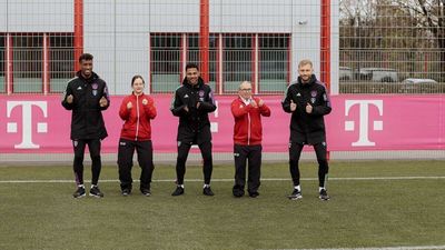 Patricia Schramm und Daniel Pausch beim FC Bayern zu Gast