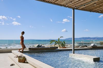 In der siebten Etage befindet sich die Star-Prestige-Zone – ein exklusiver Bereich mit Pool, Sonnenterrasse und Open-Bar