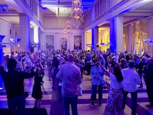 Die Rosen-Clubnacht sowie der Rosenball waren ein Erfolg