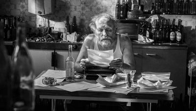 Der stets schlecht gelaunte Misanthrop Hugo (Karl Markovics)