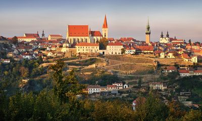 Tschechiens verborgene Stadtwelten – während Zaim/Znojmo mit einem der größten mittelalterlichen Kellerlabyrinthe Europas beeindruckt, faszinieren in Brünn/Brno