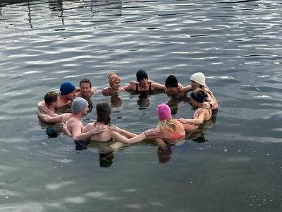Eisbaden im Millstätter See: Die Villa Postillion am See bietet wöchentlich Kurse an
