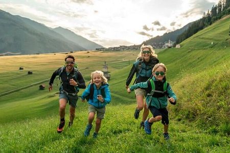 Der Höfe Trail Osttirol führt durch die bergbäuerliche Kulturlandschaft des Tiroler Gail- und Lesachtals 