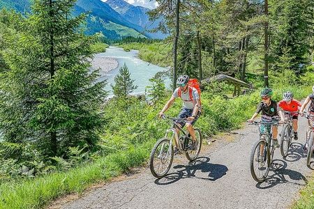 Auf 52 Kilometern führt die letzte Etappe des Lechradwegs von Reutte bis nach Steeg im Tiroler Lechtal