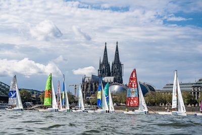Sailing A4GG vor Kölner Dom