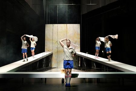 Sie kämpfen am Schauspiel Dortmund um ihr Bad, auch wenn das Wasser verseucht ist