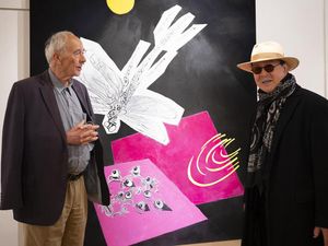 Professor Dieter Ronte und Künstler Kanjo Také