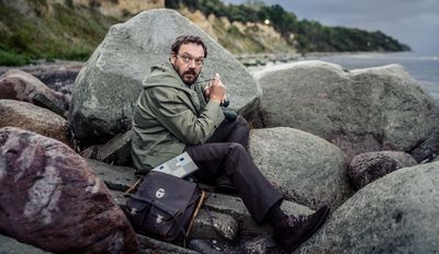 Paul (Charly Hübner) bei einer seiner Erkundungen an der Ostsee-Küste